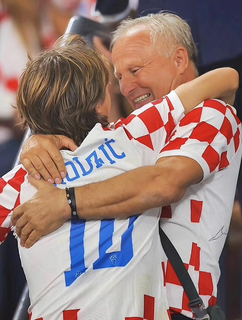 解析圣地亚哥教士队如何利用跨国球探网络挖掘亚洲与拉美市场