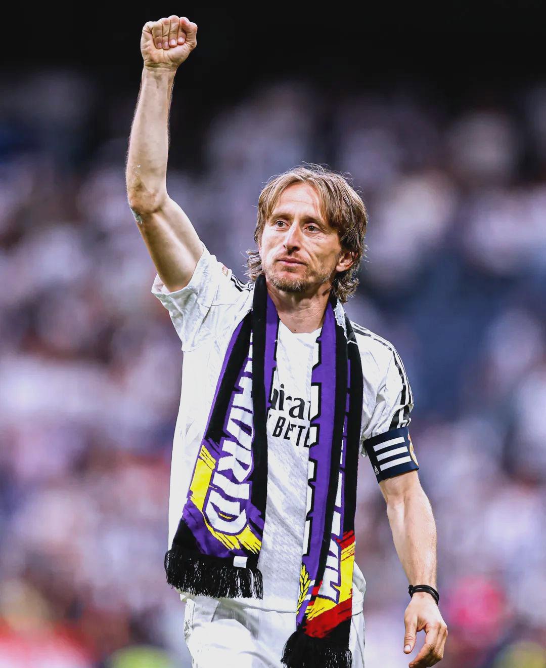 菲利克斯：卡卡一直是我的偶像，加盟米兰时本想穿他的22号